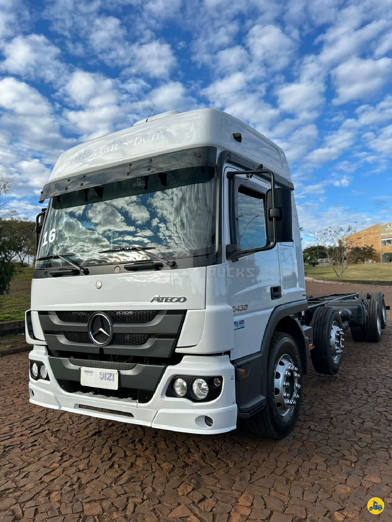 CAMINHAO MERCEDES-BENZ MB 2430 Chassis BiTruck 8x2 Vizi Trucks DOIS VIZINHOS PARANÁ PR